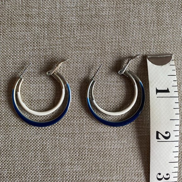 Retro Hoop Earrings - Picture 4 of 5